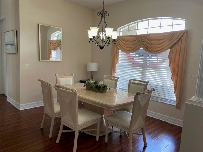 Image No.12-4 Bed House for sale