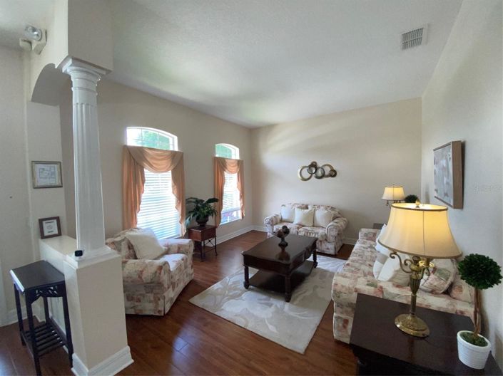 Image No.6-4 Bed House for sale