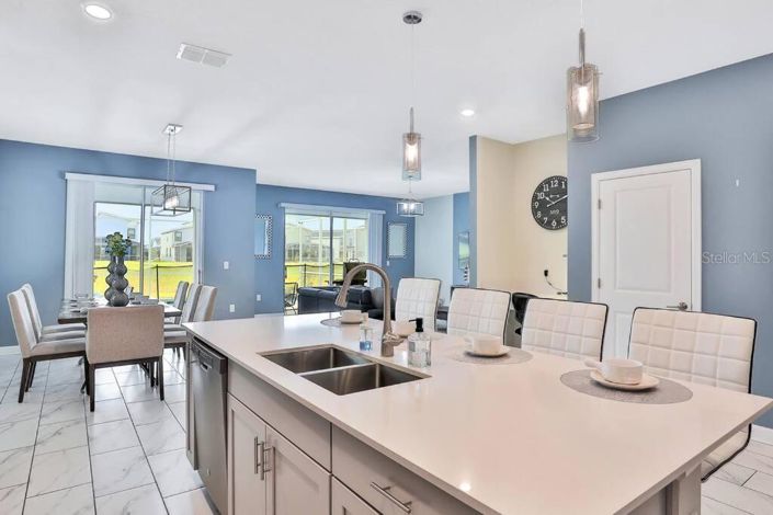 Image No.5-6 Bed House for sale