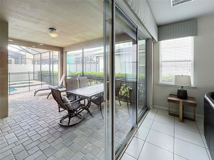 Image No.10-7 Bed House for sale