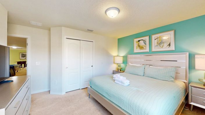 Image No.24-8 Bed House for sale