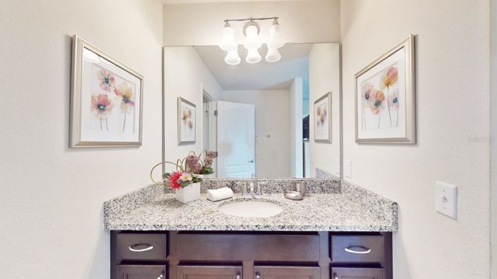 Image No.33-8 Bed House for sale