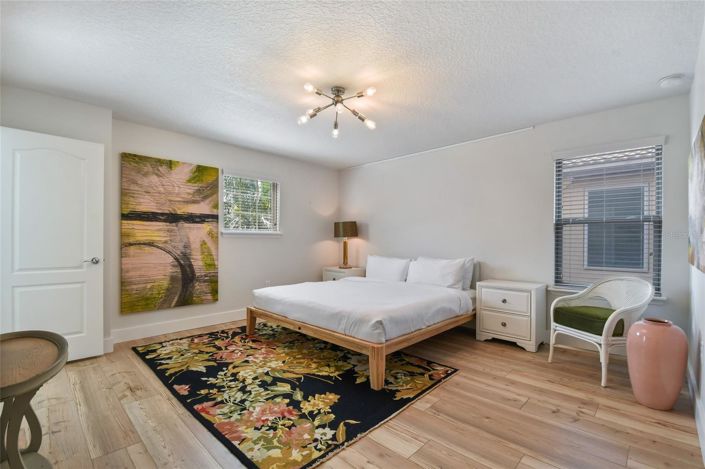 Image No.26-6 Bed House for sale