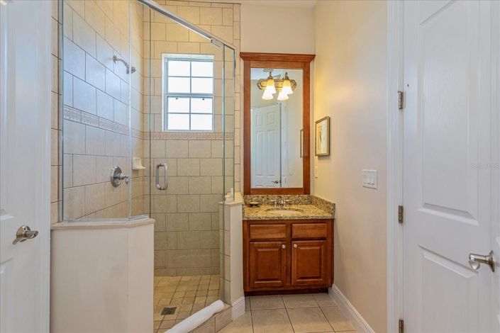 Image No.18-4 Bed House for sale