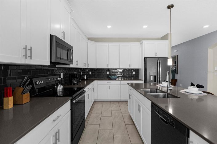 Image No.7-6 Bed House for sale