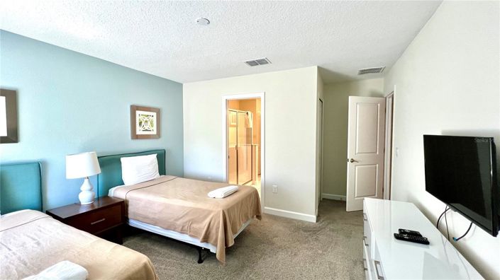 Image No.68-8 Bed House for sale