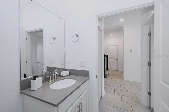 Image No.20-5 Bed House for sale