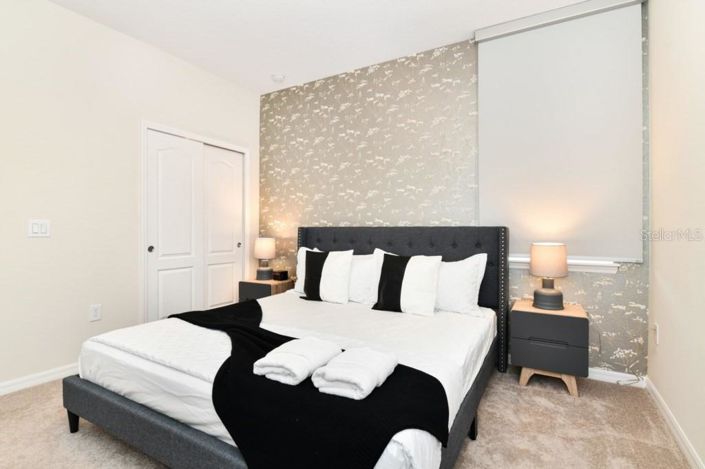 Image No.19-6 Bed House for sale