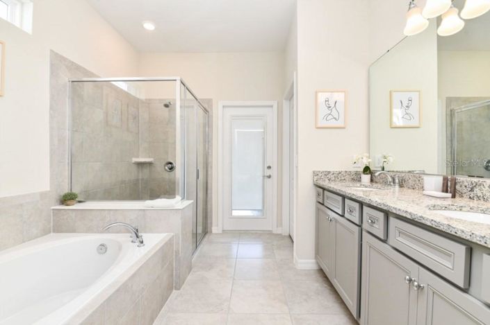 Image No.20-6 Bed House for sale