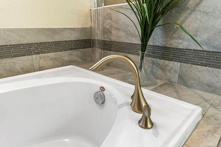 Image No.33-6 Bed House for sale