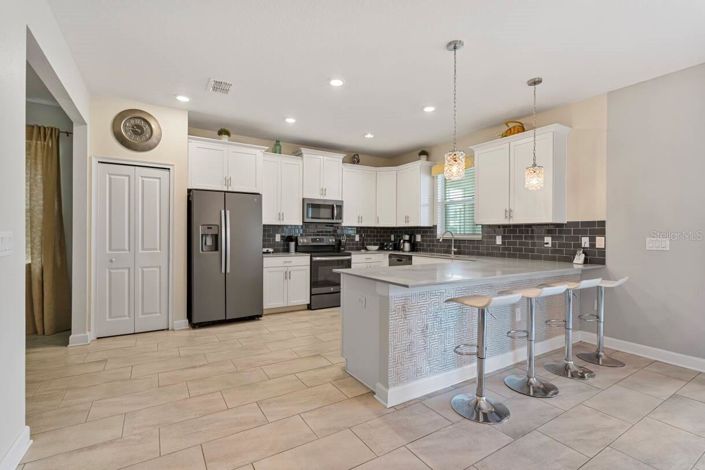 Image No.9-6 Bed House for sale