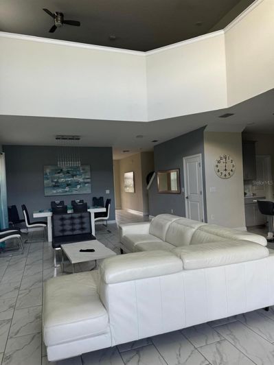 Image No.7-5 Bed House for sale