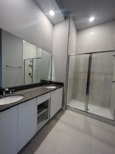 Image No.10-5 Bed Apartment for sale