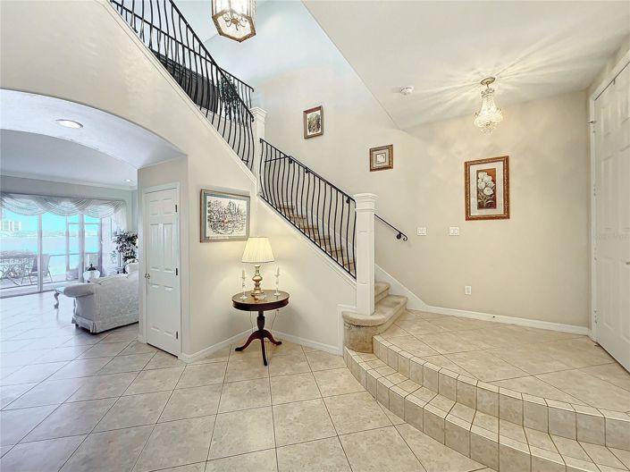 Image No.8-3 Bed Townhouse for sale