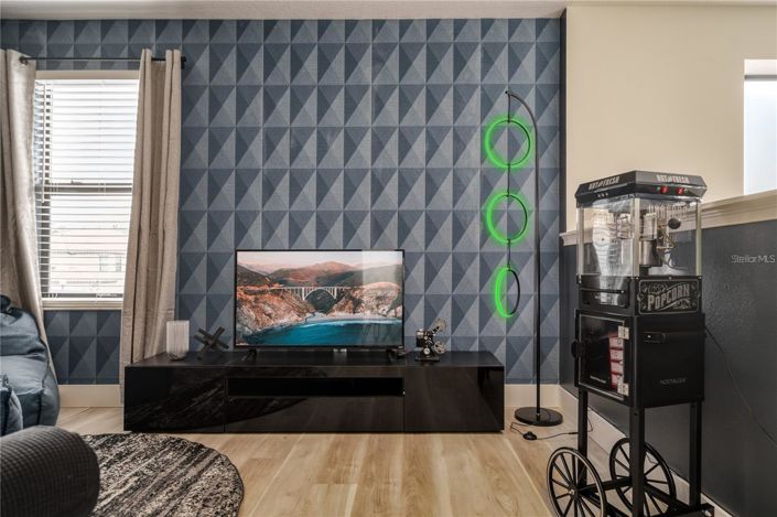 Image No.13-6 Bed House for sale