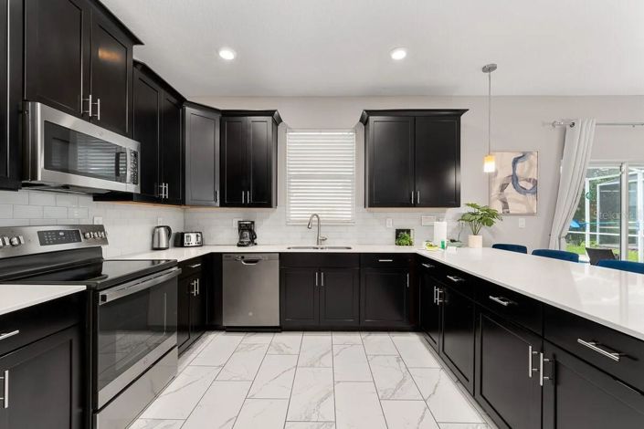 Image No.19-6 Bed House for sale