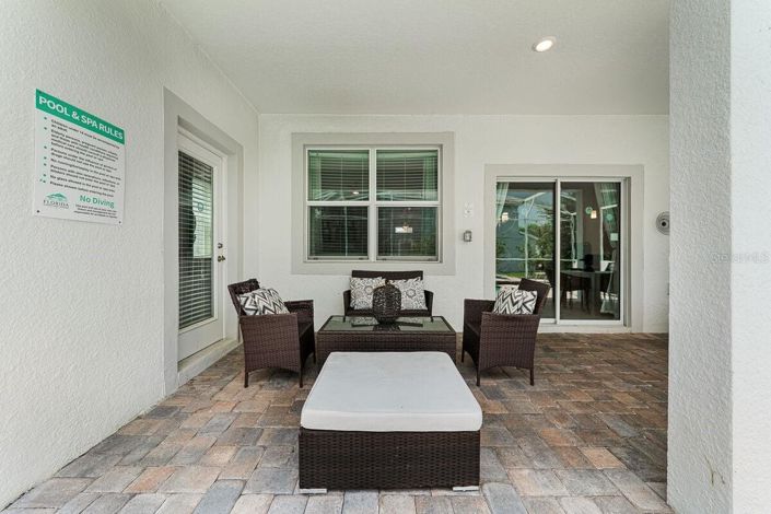 Image No.9-6 Bed House for sale