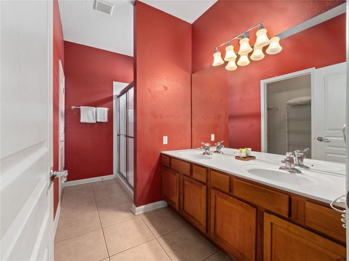 Image No.19-5 Bed House for sale