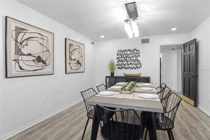 Image No.20-6 Bed House for sale