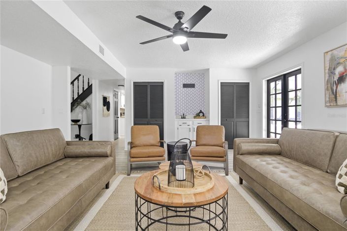 Image No.42-6 Bed House for sale