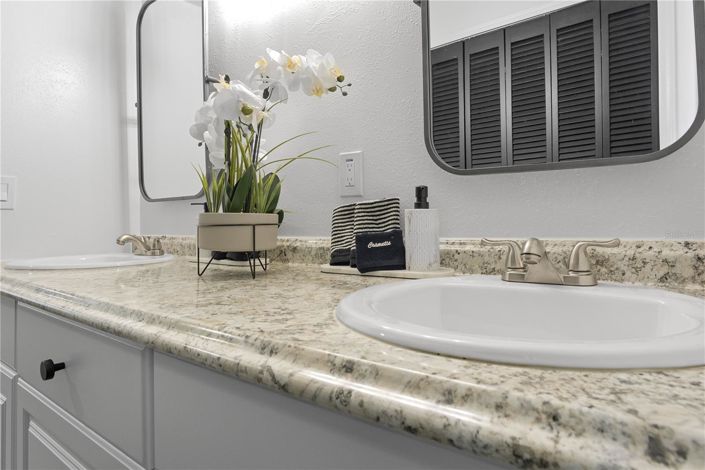 Image No.64-6 Bed House for sale