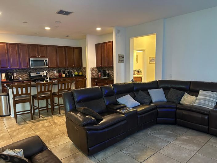 Image No.24-4 Bed House for sale