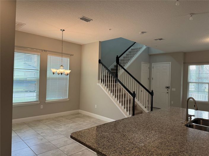 Image No.11-3 Bed House for sale