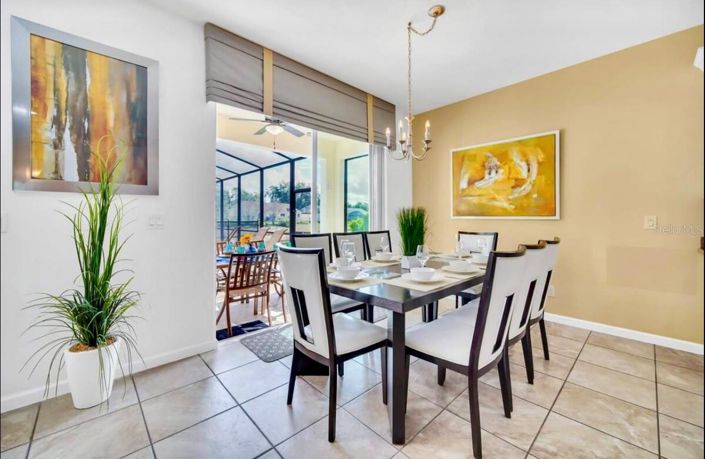 Image No.8-6 Bed House for sale