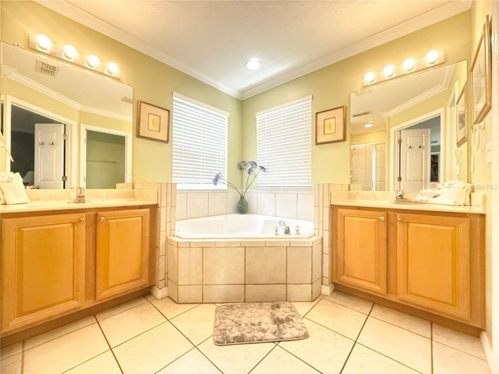 Image No.36-7 Bed House for sale