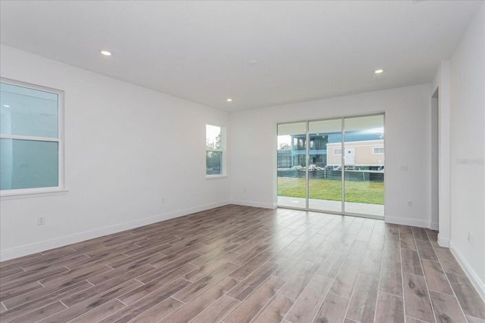 Image No.7-4 Bed House for sale