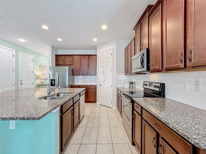 Image No.10-7 Bed House for sale