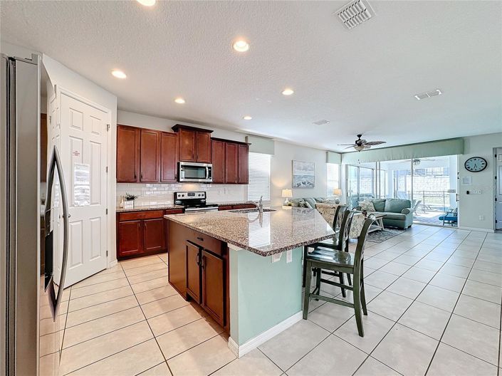 Image No.11-7 Bed House for sale