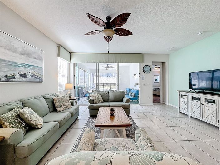 Image No.9-7 Bed House for sale