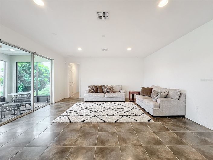 Image No.22-5 Bed House for sale