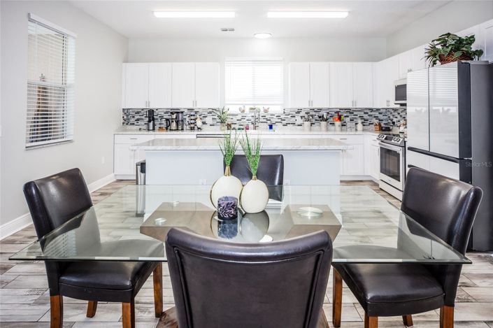 Image No.18-6 Bed House for sale