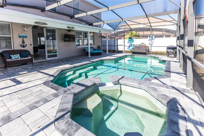 Image No.36-6 Bed House for sale