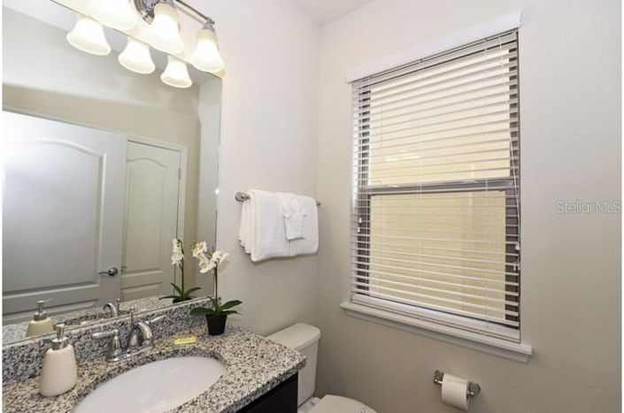 Image No.8-7 Bed House for sale