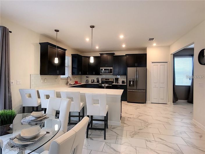 Image No.30-6 Bed House for sale