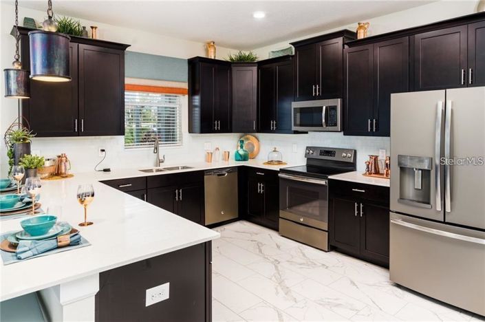 Image No.4-6 Bed House for sale