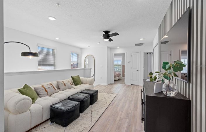 Image No.23-5 Bed Townhouse for sale