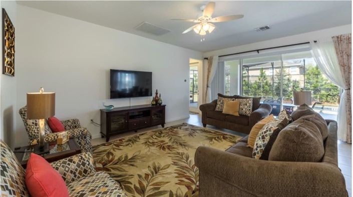 Image No.4-6 Bed House for sale