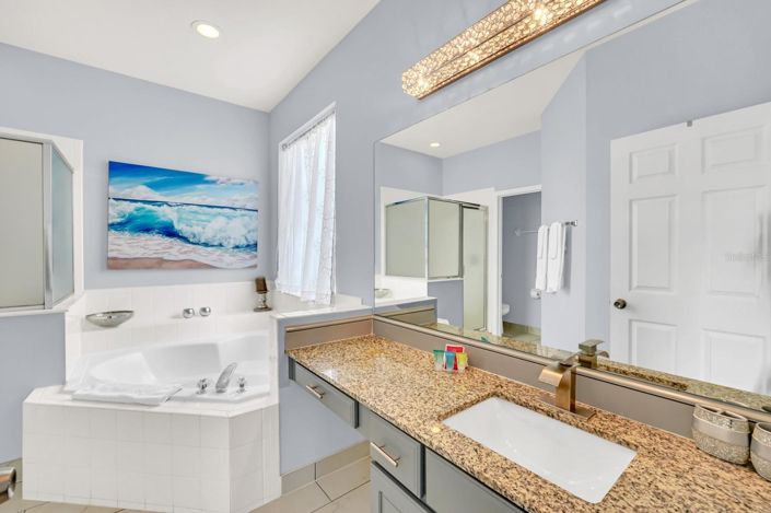 Image No.26-6 Bed House for sale