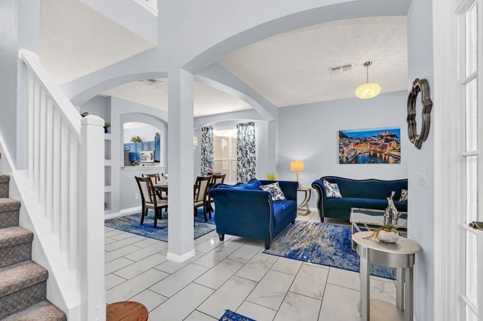 Image No.7-6 Bed House for sale