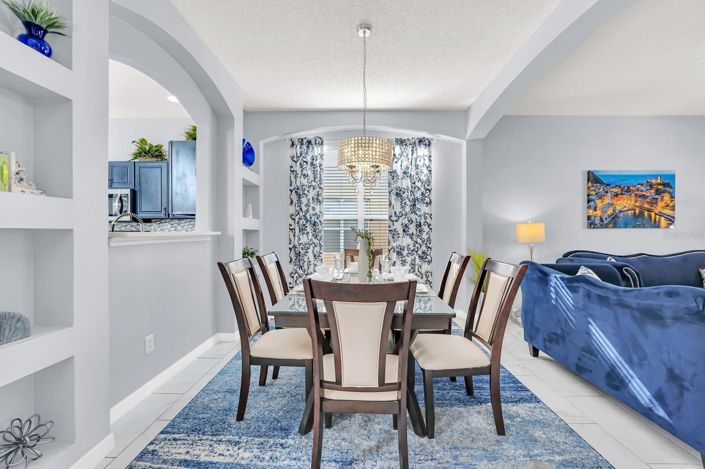 Image No.9-6 Bed House for sale