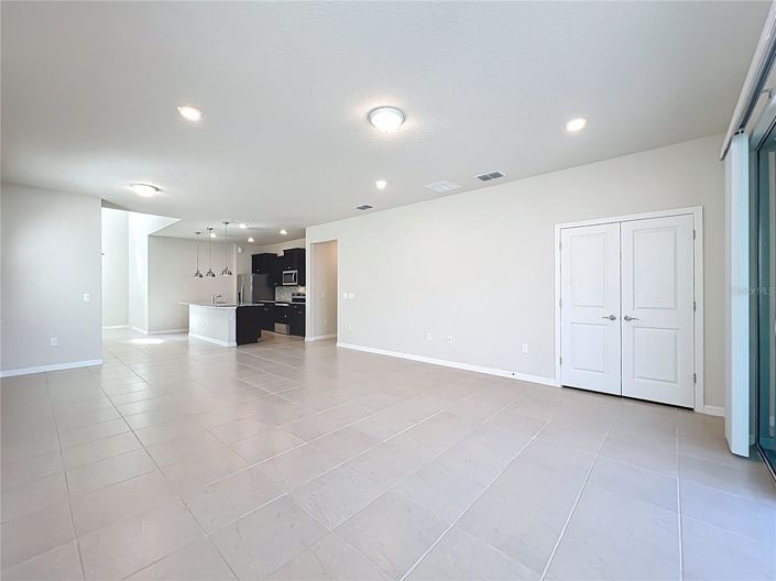 Image No.12-6 Bed House for sale