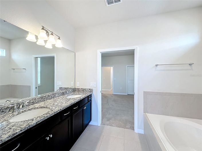 Image No.49-6 Bed House for sale