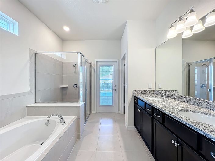 Image No.54-6 Bed House for sale