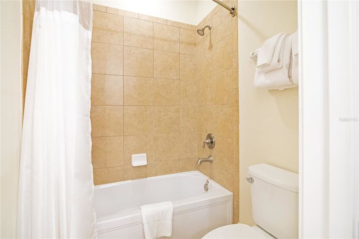 Image No.19-8 Bed House for sale