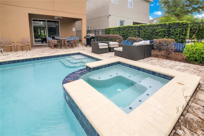 Image No.33-8 Bed House for sale