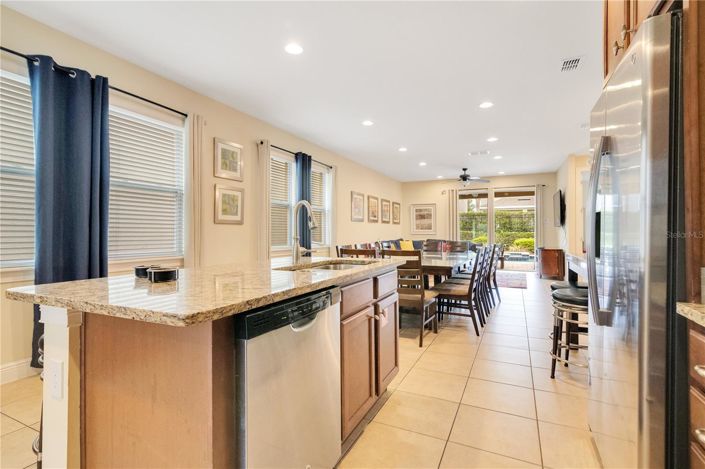 Image No.8-8 Bed House for sale